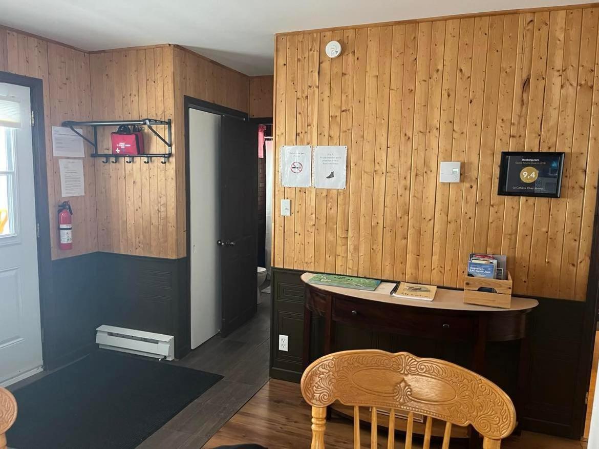 La Cabane Chez Jimmy Petit-Saguenay Exterior photo