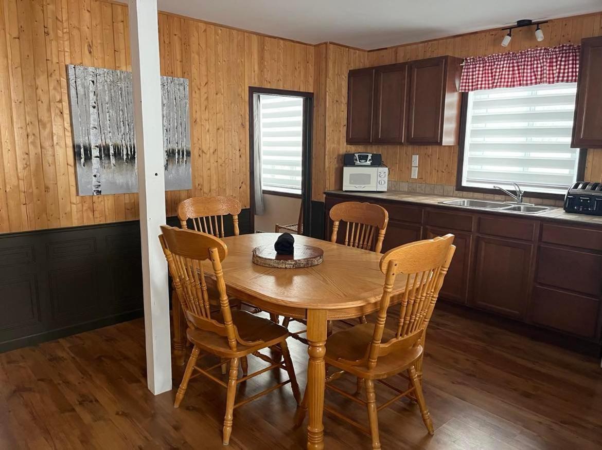 La Cabane Chez Jimmy Petit-Saguenay Exterior photo